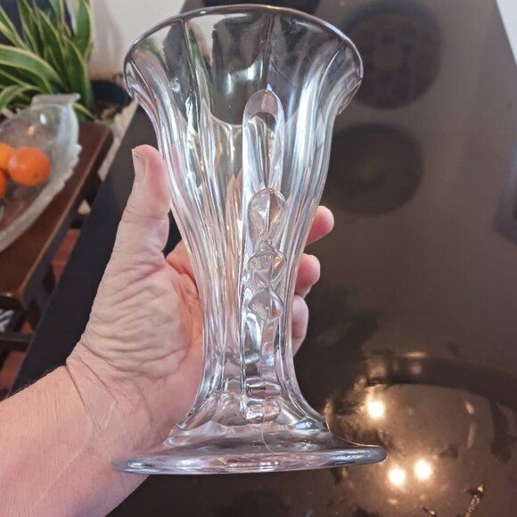 Vintage American Fosteria Fluted Vase 7" Excellent Condition - Picture 4 of 5